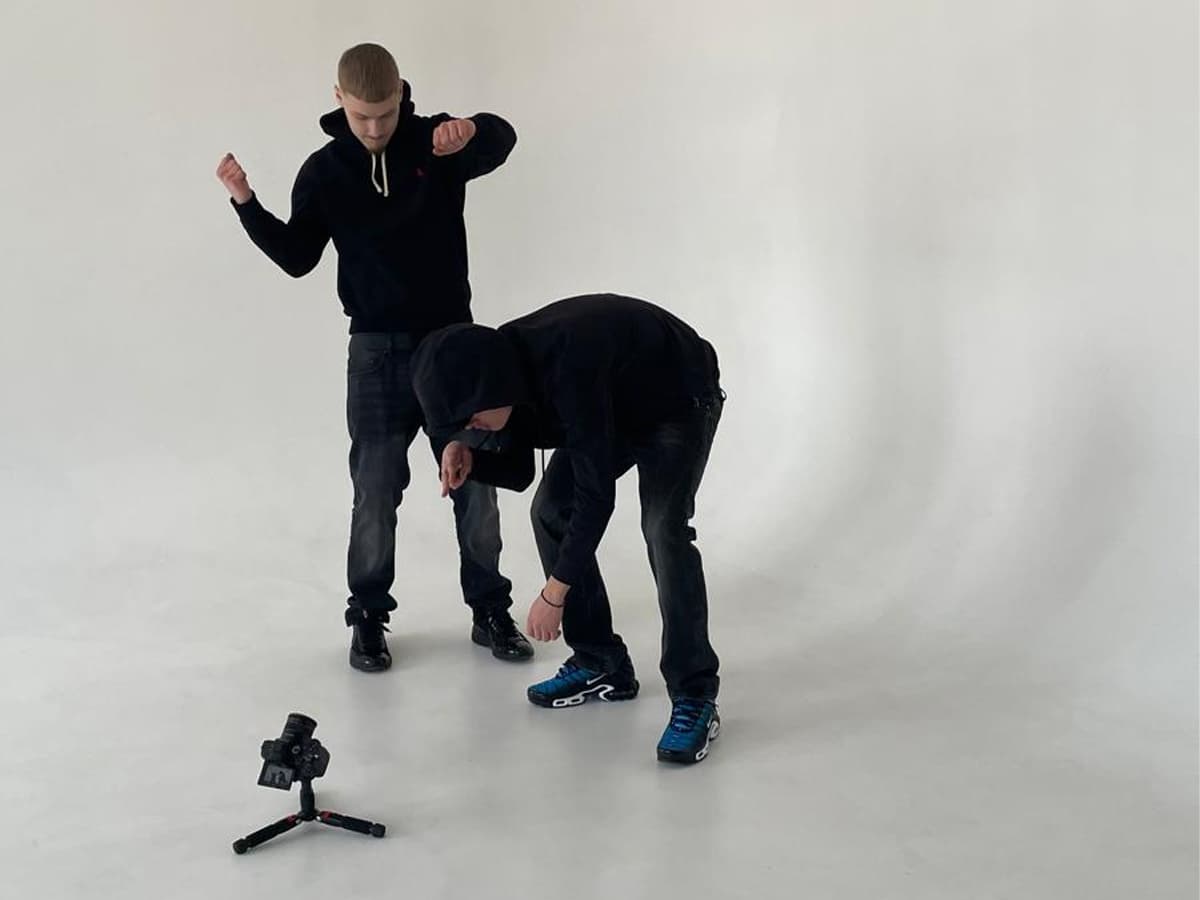 Set / Production